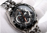 Relógio Casio Edifice EF-550D-1AV - Preto